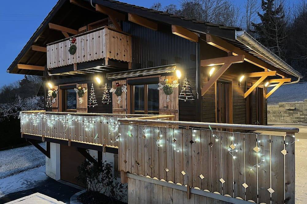 Chalet With Spa Lake View in Mouthe-Lac et Mont d’Or, Doubs