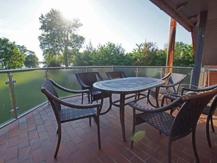 Ferienwohnung für 8 Personen, mit Balkon und Garten sowie Sauna und Seeblick in Dobin am See - 2