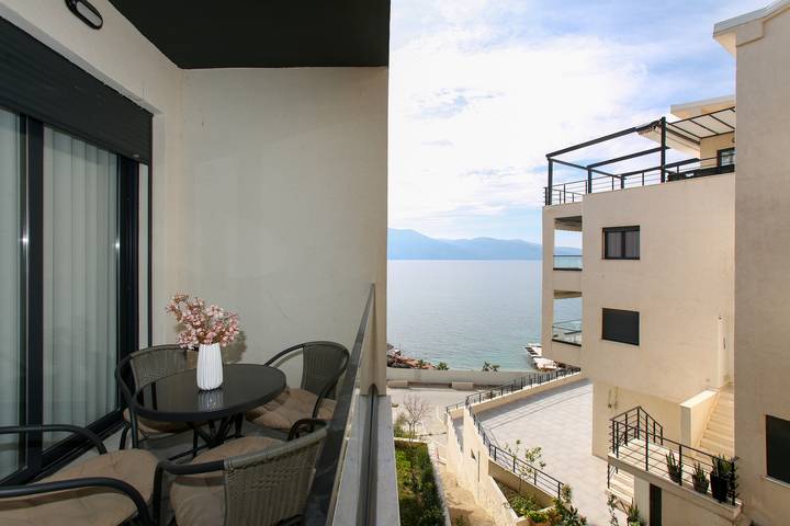 Ganze Wohnung, Ferienwohnung für 4 Personen mit Balkon in Orikum, Vlorë