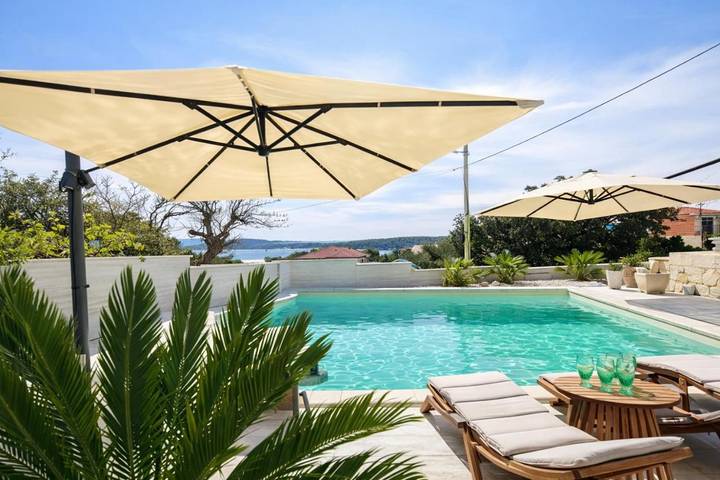 Ferienhaus mit Meerblick für 9 Personen, mit Pool und Ausblick sowie Balkon in Barbat na Rabu - 4