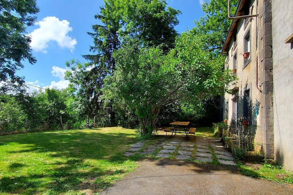 Maison De Campagne Rustique in Chambon-sur-Lac, Regionaal natuurpark van de vulkanen van de Auvergne