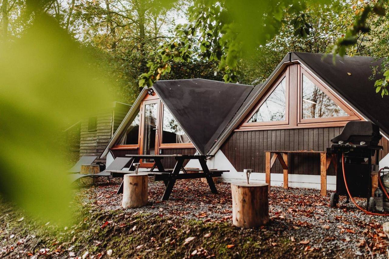 Chalet Tropical avec bain à bulles - In the Woods in Gesves, Région de Namur