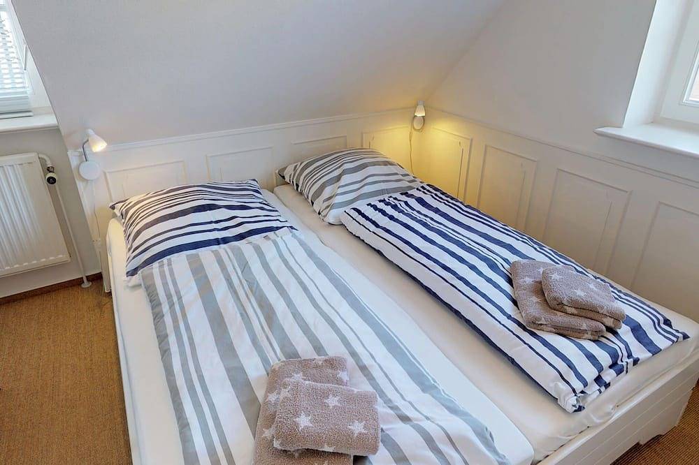 Ganze Wohnung, Ferienwohnung \"Sturmfrei 2\" in Wenningstedt, Sylt