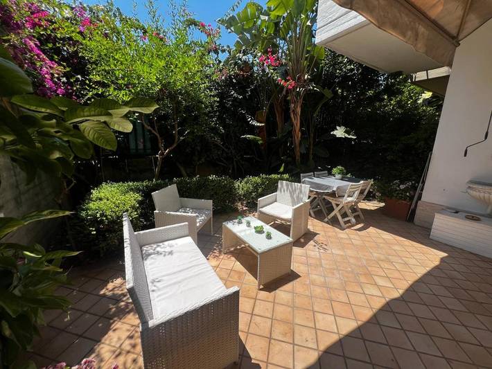 Appartamento per 4 persone, con Terrazza e Giardino a Cannizzaro