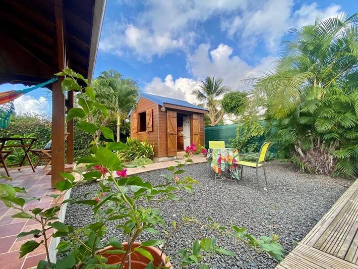 Location de vacances pour 2 personnes, avec vue ainsi que jardin et piscine à Petit-Bourg - 2