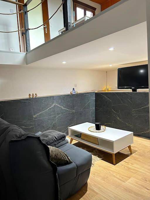 Chalet pour 2 personnes, avec jardin ainsi que terrasse et vue, animaux acceptés dans le Doubs - 3