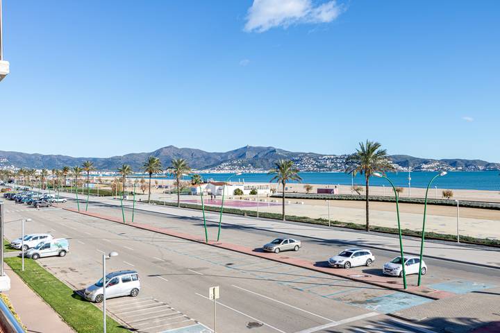 Gîte pour 6 personnes, avec terrasse, animaux acceptés à Empuriabrava - 2