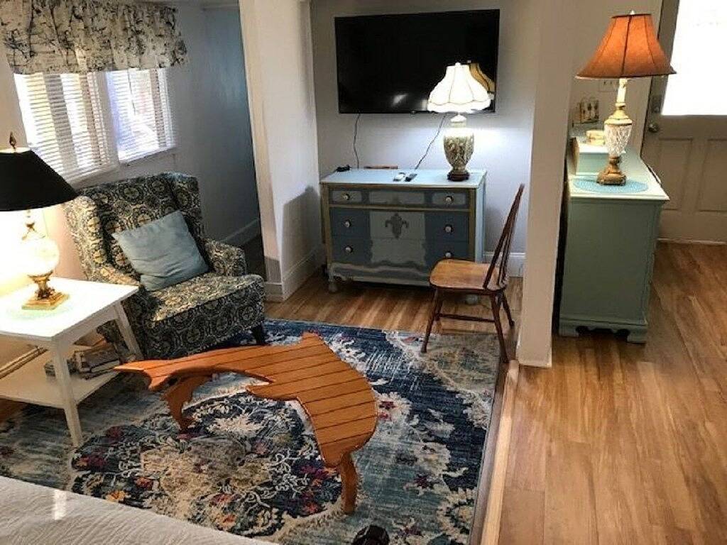 Beach House Steps to the Ocean. 3/2 Pet Friendly Parking for 2 Xfinity Internet in Tybee Island, Chatham County