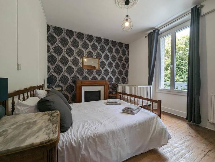 Location de vacances pour 14 personnes, avec jardin et vue à Vic-sur-Cère - 2