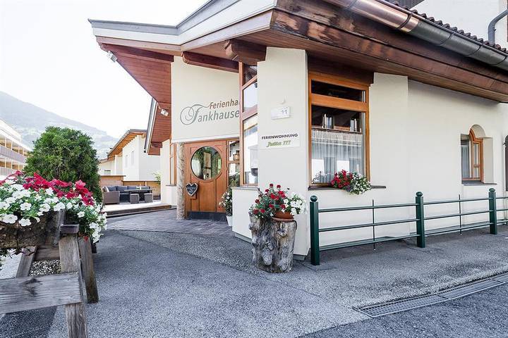Geheel vakantieappartement, Ferienwohnung Jutta 1 in Tux Alps, Kaltenbach