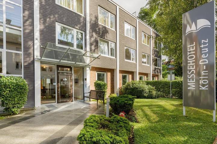 Hotel para 3 pessoas, com Terraço e Jardim em Deutz
