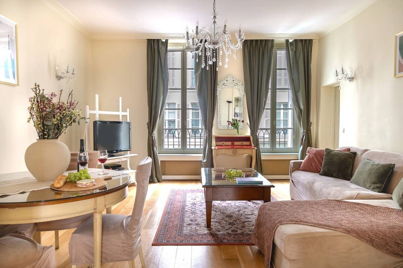 Appartement entier, Appartement de vacances pour 4 personnes in Tour Eiffel, Paris