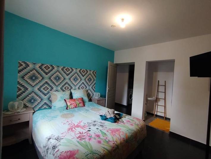 Location de vacances pour 8 personnes, avec vue ainsi que piscine et jardin à Manapy les Bains - 2