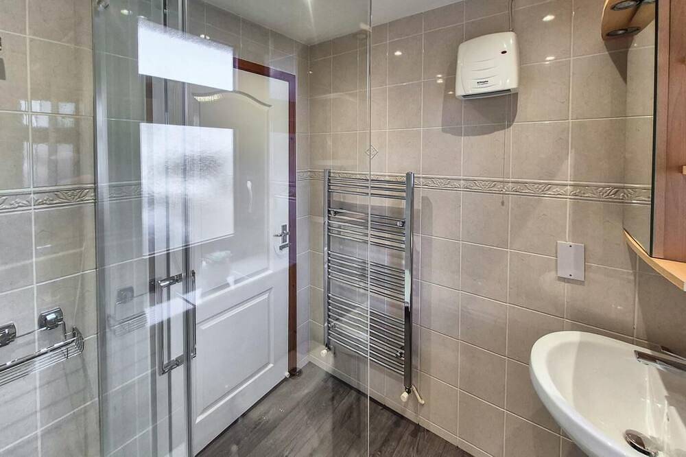 2 Bed in Newquay (oc-p00335) in Mawgan Porth, Cornwall