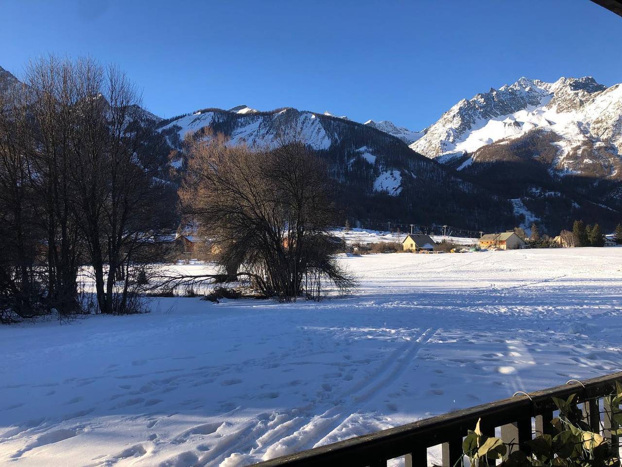 Ganze Wohnung, Ferienwohnung 'Monetiers' mit Bergblick, privatem Garten und Wi-Fi in Le Monêtier-les-Bains, Serre Chevalier
