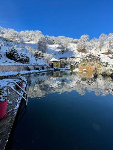 Ferienwohnung für 3 Personen, mit Ausblick und Pool sowie Garten und Seeblick im Elsass