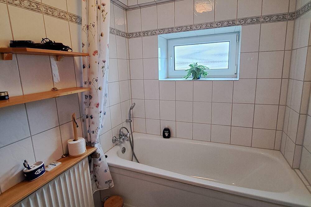 Winne-Hus - Wintergarten, 2 Parkplätze, Garten, Wlan, 2 Bäder, im Dorf in Winnemark, Rendsburg-Eckernförde