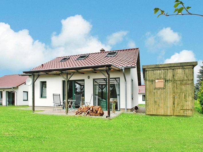 Ferienhaus für 4 Personen, mit Terrasse und Seeblick in Mirow - 2