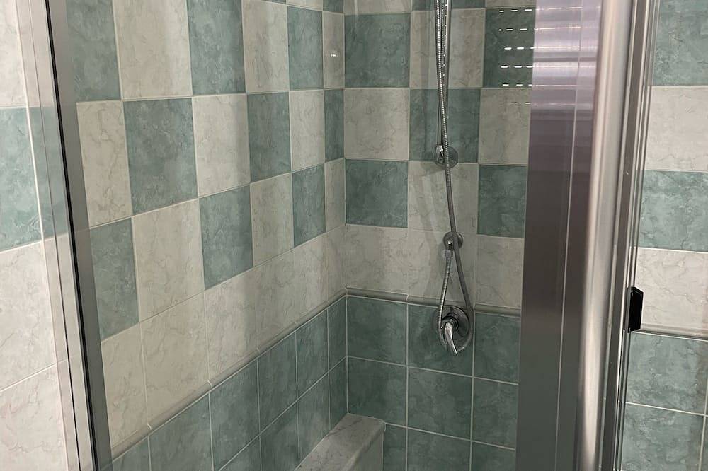 Entire apartment, B&B Perna Panoramic Rooms Naples in Torre del Greco, Vesuvio National Park