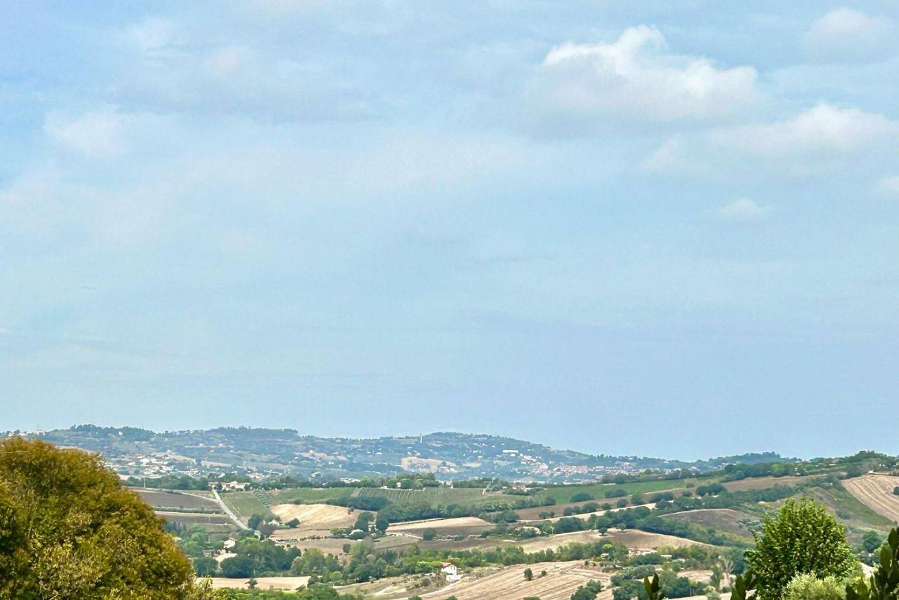 Geheel appartement, Vakantieappartement voor 2 personen met tuin in Camerano, Riviera del Conero