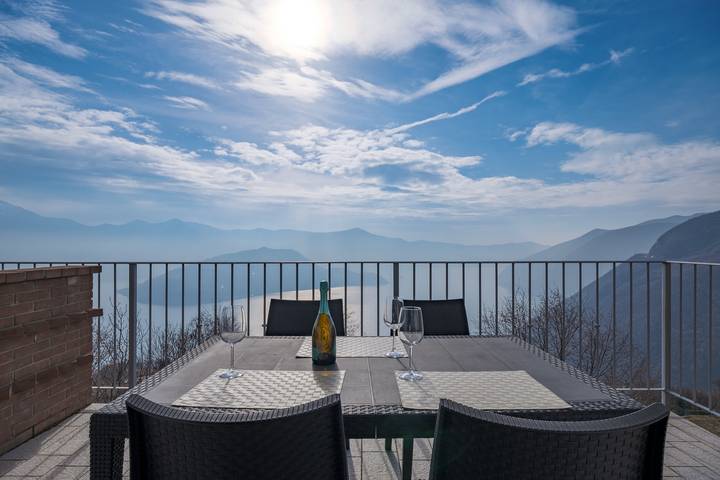 Ferienwohnung für 4 Personen, mit Pool und Seeblick sowie Terrasse, mit Haustier in der Lombardei - 2