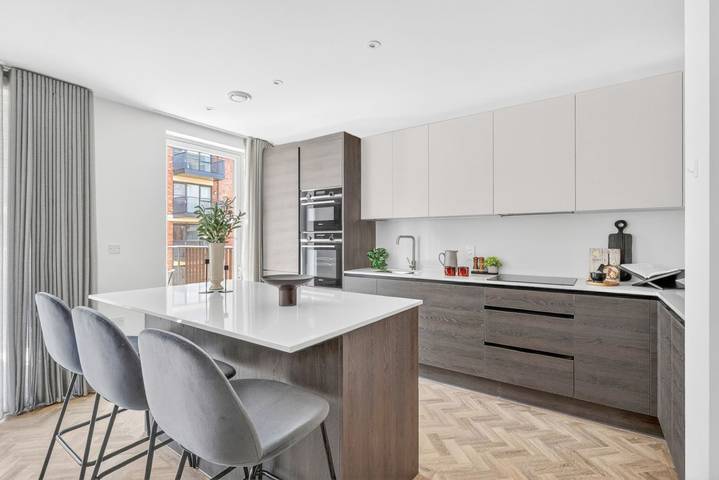 Ganze Wohnung, Clapham Park Residence – Modern 3Br Apartments with Private Balcony in Lambeth, London