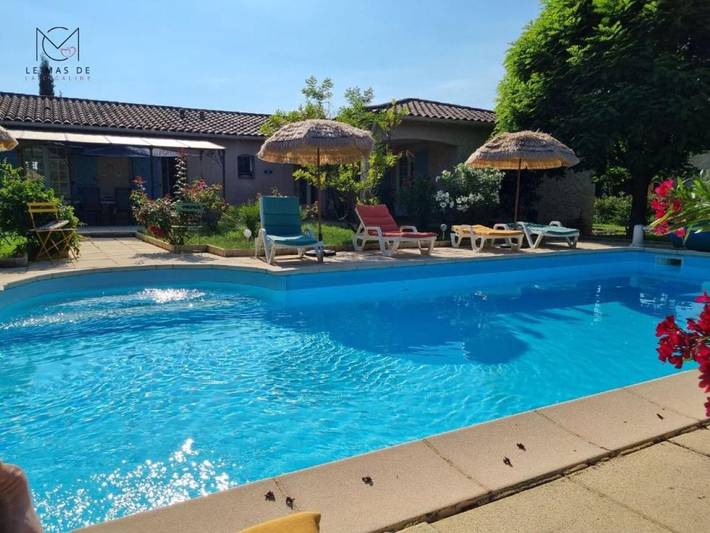Chambre d’hôte pour 2 personnes, avec Terrasse et Jacuzzi ainsi que Jardin et Piscine