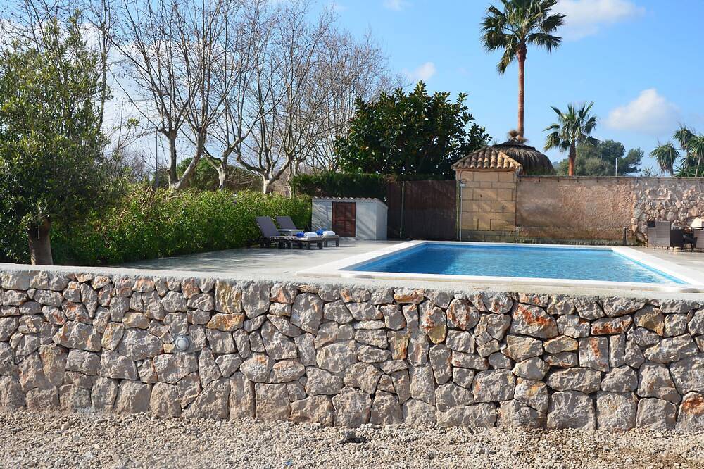 Luz de Sol ist eine fantastische neu gebaute Strandvilla, 25 Meter vom Strand entfernt in Costa dels Pins, Son Servera