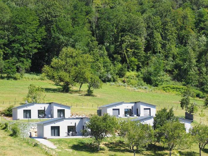 Location de vacances pour 5 personnes, avec piscine ainsi que jardin et vue, animaux acceptés à Passenans - 3