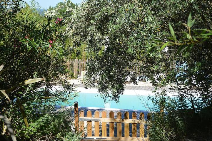 Casa rural para 4 personas, con jardín además de piscina y jacuzzi - 1