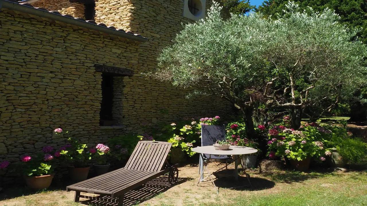Holiday home for 4 people with garden in Bédarrides, Vaucluse