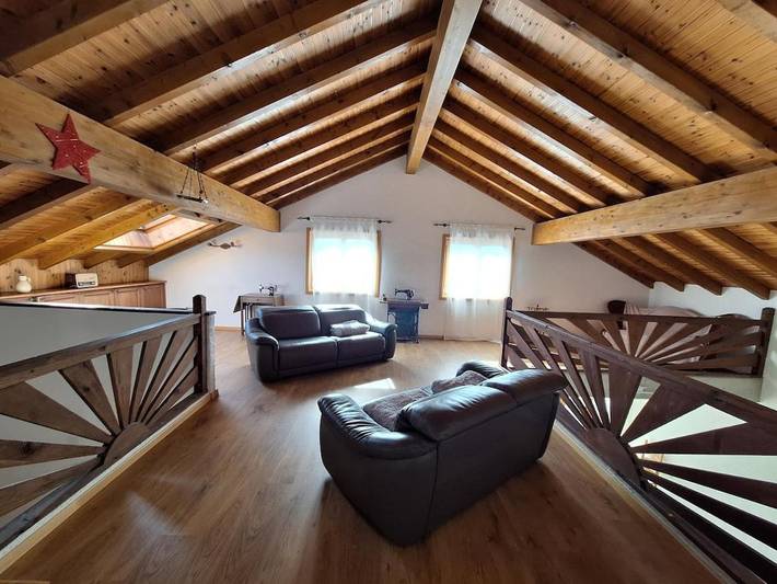 Ferienwohnung für 9 Personen, mit Balkon und Terrasse in Savièse
