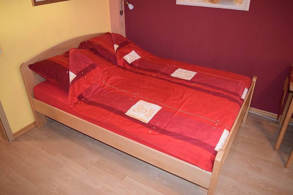 Ganze Wohnung, Gästezimmer Leonore im Herzen von Kelberg in Kelberg, Vulkaneifel