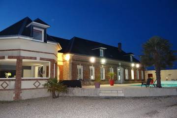Gîte pour 4 personnes, avec jardin ainsi que terrasse et piscine à Ganzeville