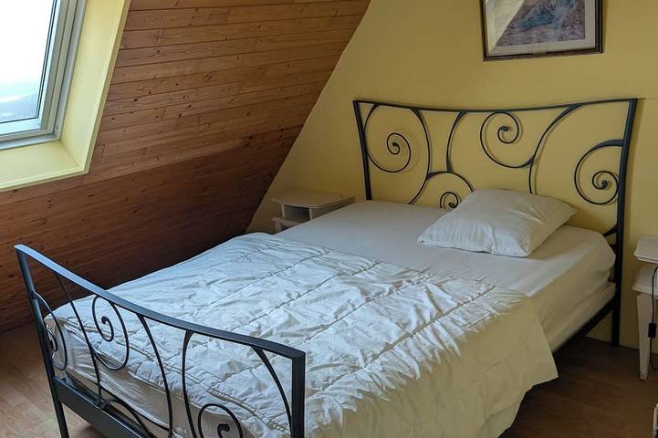 Brittany House with superb sea views, parking available. Pets welcome. in Plogoff, Iroise