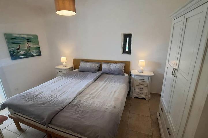 Privater Pool, Villa im Olivenhain, 4 Schlafzimmer, Außenküche,BBQ , AC, Wifi in Ostuni, Salento