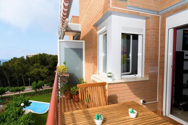 Apartamento de vacaciones para 6 personas, con piscina y vistas además de balcón y jardín - 1