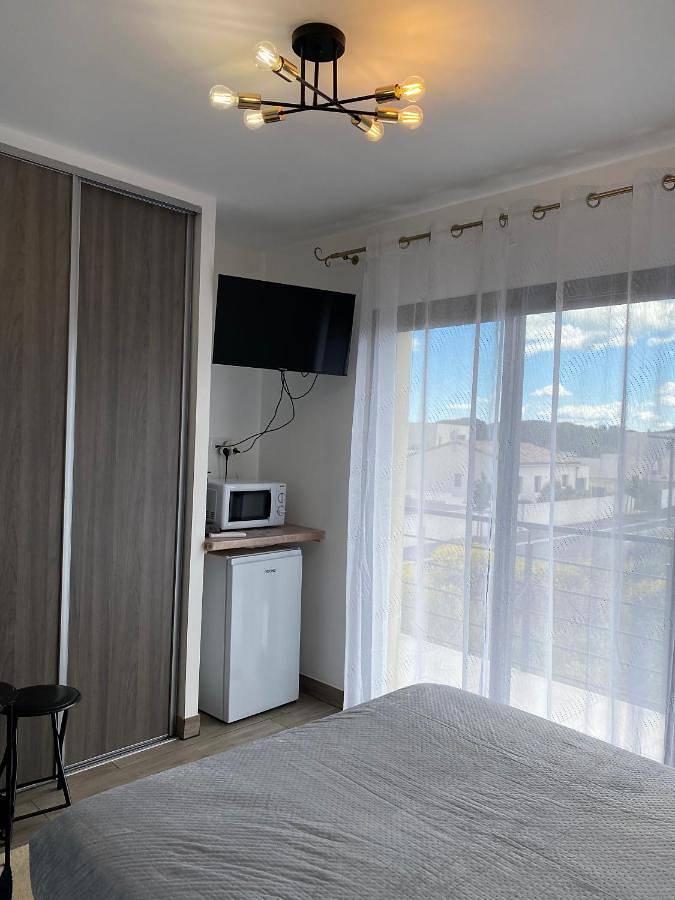 Studio et chambres V I P in Sérignan, Côte méditerranéenne (France)