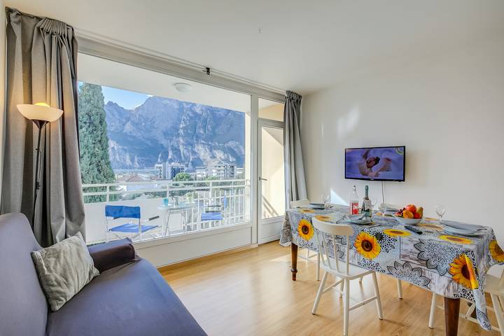 Apartament wakacyjny dla 2 osób, z taras i widok na jezioro, zwierzęta dozwolone w Riva del Garda