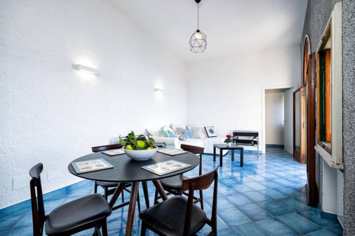 Entire apartment, Holiday apartment for 4 people with balcony/terrace in Spiaggia Acquachiara, Maiori