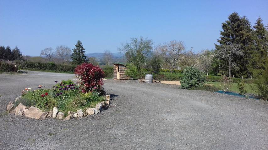Gîte pour 10 personnes, avec jardin et terrasse, animaux acceptés dans Nièvre - 4