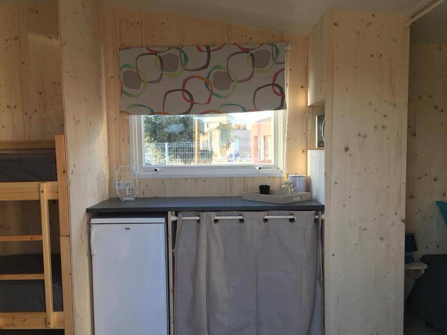 Camping Le Val de Durance - Bungalow de lona 6 personas - Bungalow de lona | 2 Dormitorios | 4/6 Personas | Sin baño | Aire acondicionado in Cadenet, Parque natural regional del Luberon