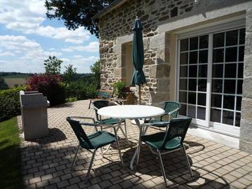 Gîte pour 2 personnes, avec jardin et vue à Scrignac