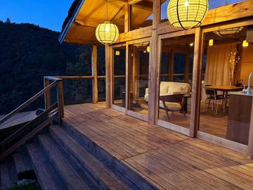 Gîte pour 4 personnes, avec vue ainsi que jardin et piscine, animaux acceptés à Saumane