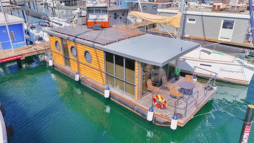Boot für 4 Personen, mit Terrasse und Sauna in Heiligenhafen
