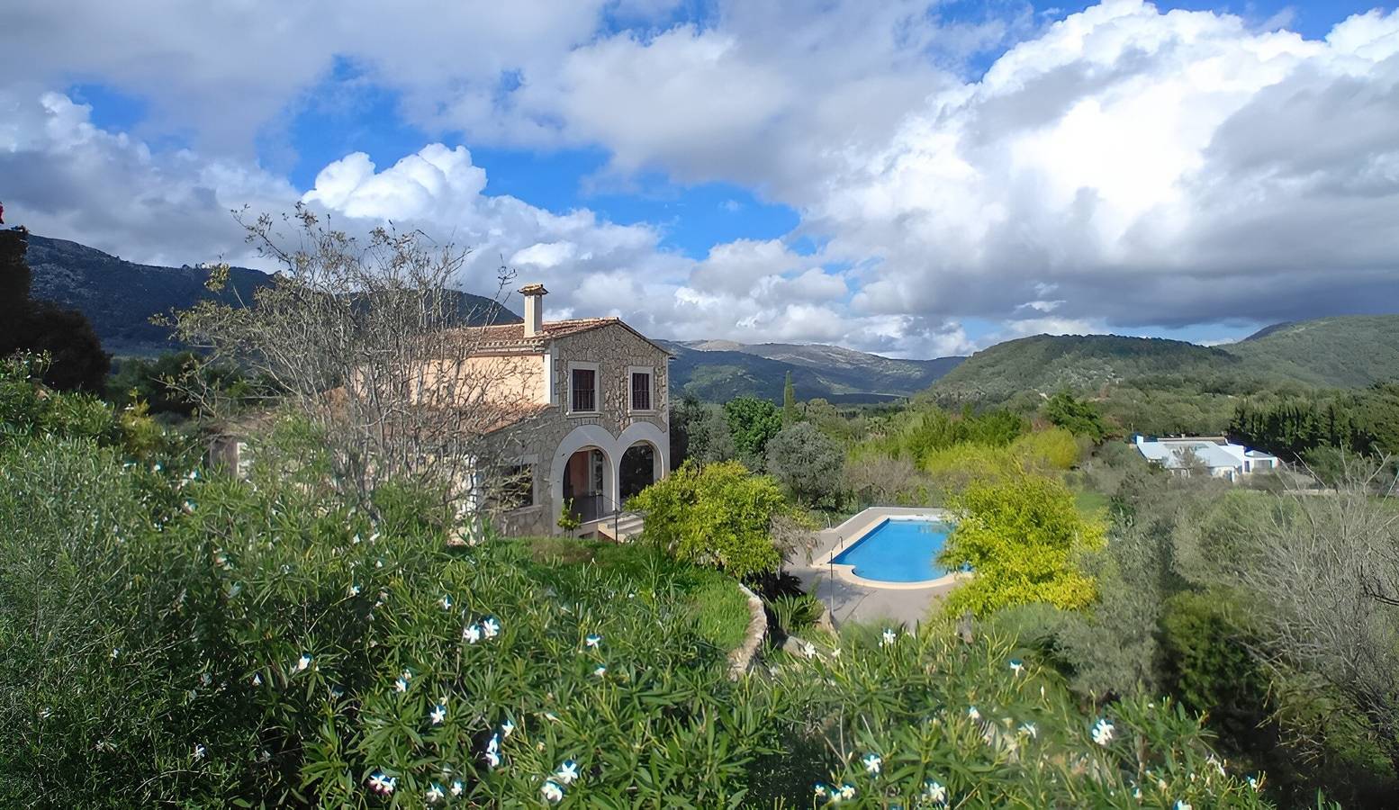 Casa de vacaciones 'Pla De Ses Rotes' con vistas a la montaña, Wi-Fi y aire acondicionado in Campanet, Interior de Mallorca
