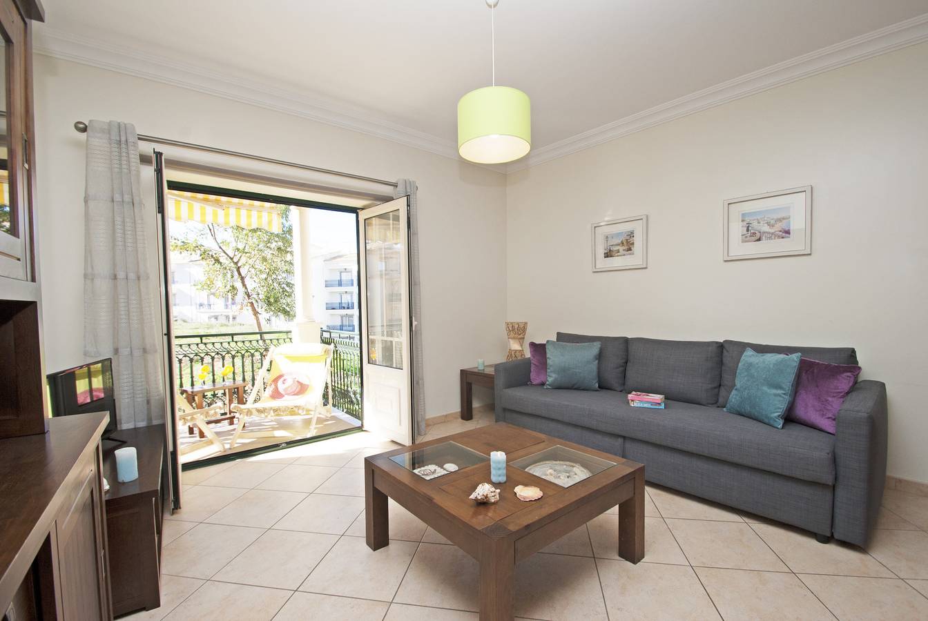 Appartement entier, Apartment Montego Bay in Praia da Oura, Albufeira