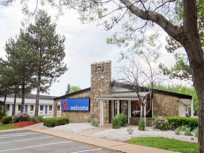 Apartamento entero, 1 Cama King | Mobility Accesible Tina, Ns in Lago Erie