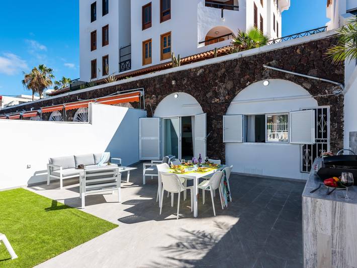Holiday letting for 8 people, with Balcony and Ocean view as well as Terrace and Garden in Playa de las Américas