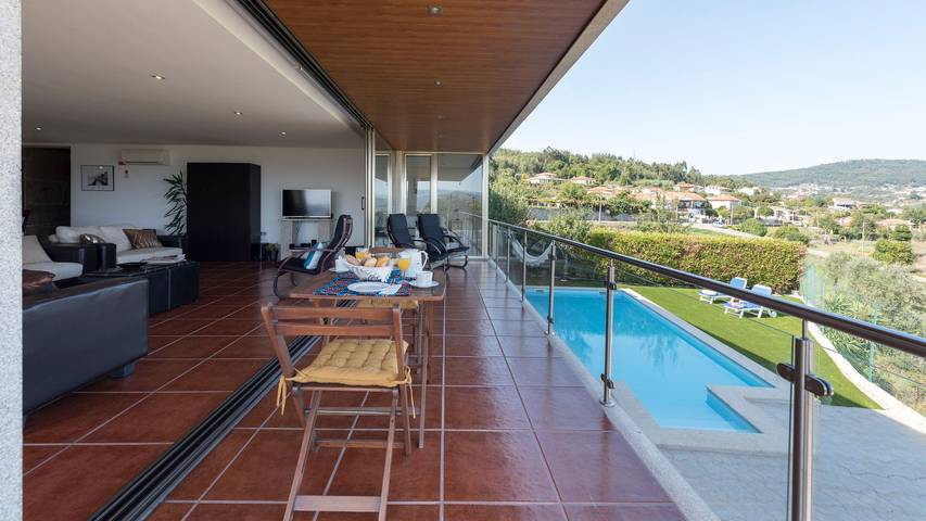 Location de vacances pour 10 personnes, avec balcon ainsi que jardin et piscine à Penafiel - 2